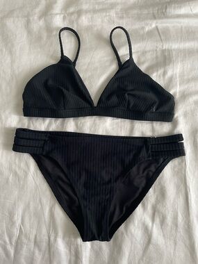Shade & Shore Black Ribbed Strappy Bikini Set